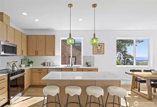 2538 14th AVE W #E, Seattle, WA 98119