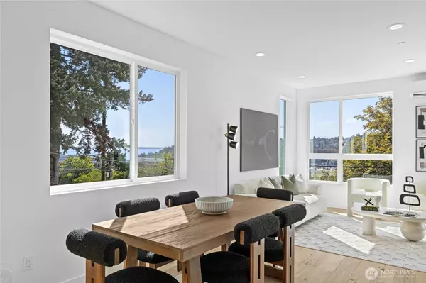 2538 14th AVE W #A, Seattle, WA 98119