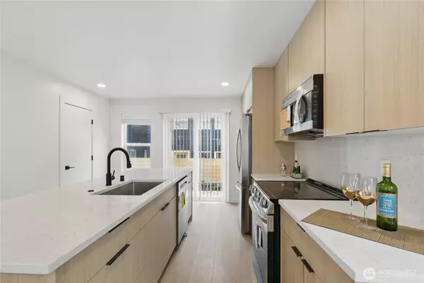 753 S Henderson ST, Seattle, WA 98108