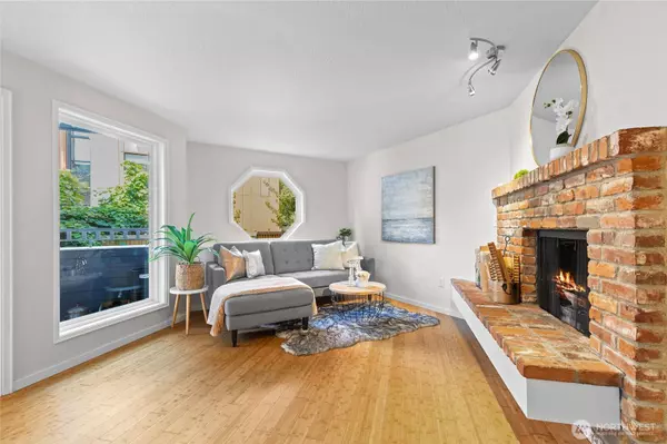 303 13th AVE E #102, Seattle, WA 98102