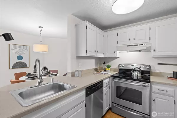 303 13th AVE E #102, Seattle, WA 98102