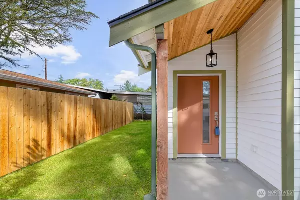 1401 N 137th ST, Seattle, WA 98133