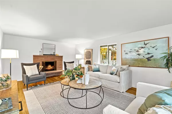 11721 24th AVE NE, Seattle, WA 98125