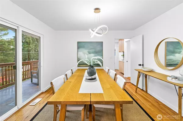 11721 24th AVE NE, Seattle, WA 98125