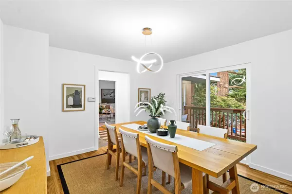 11721 24th AVE NE, Seattle, WA 98125