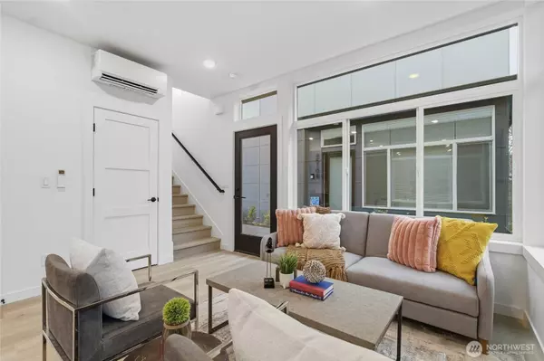 805 S Sullivan ST #B, Seattle, WA 98108