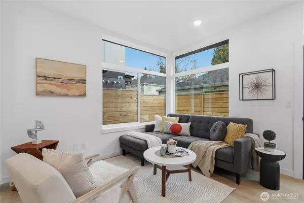 805 S Sullivan ST, Seattle, WA 98108