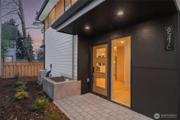 6547 11th AVE NW #C, Seattle, WA 98117