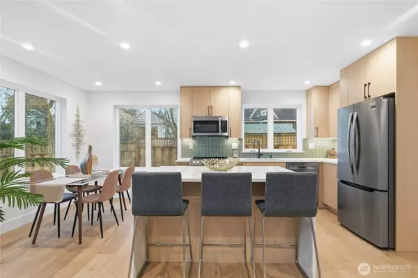 6547 11th AVE NW #C, Seattle, WA 98117