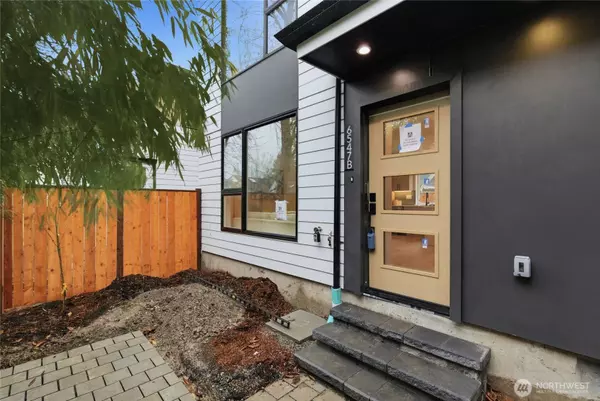 6547 11th AVE NW #B, Seattle, WA 98117