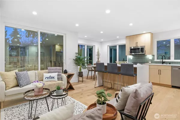 6547 11th AVE NW #C, Seattle, WA 98117