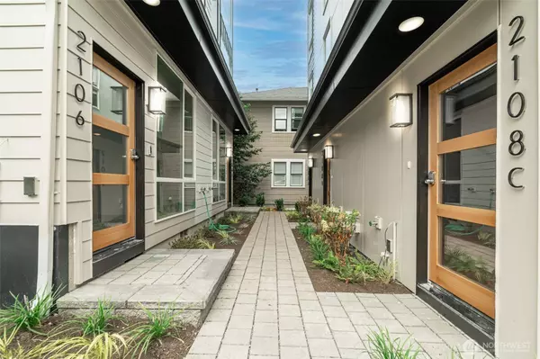 2108 15th AVE S #B, Seattle, WA 98144