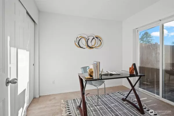 11211 Greenwood AVE N #C, Seattle, WA 98133