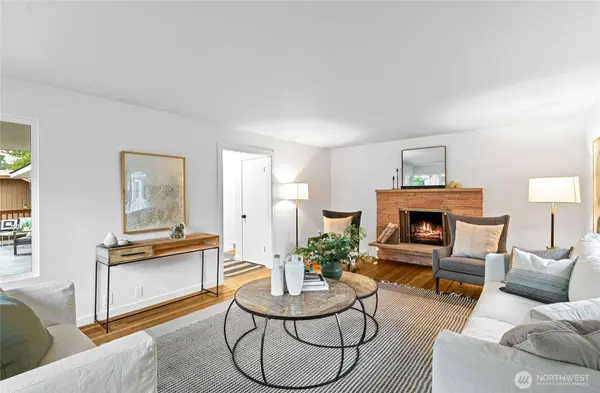 11721 24th AVE NE, Seattle, WA 98125