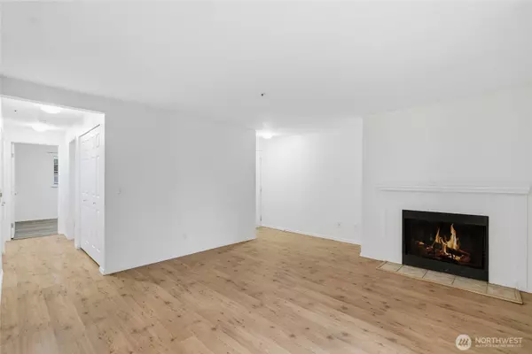 19230 Forest Park DR NE #C110, Seattle, WA 98155