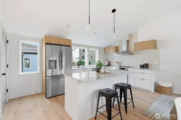 6511 19th AVE NW, Seattle, WA 98117