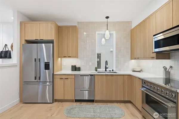 6515 19th AVE NW, Seattle, WA 98117