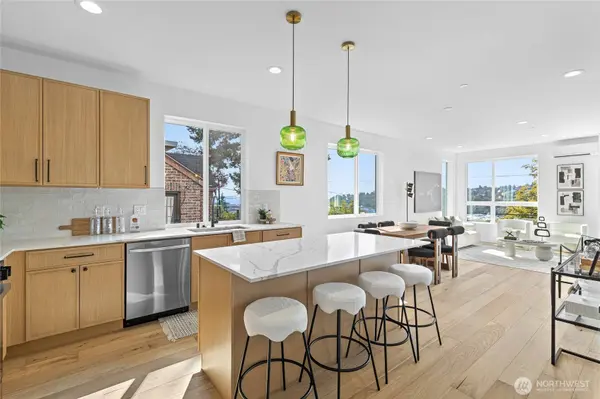 2538 14th AVE W #B, Seattle, WA 98119