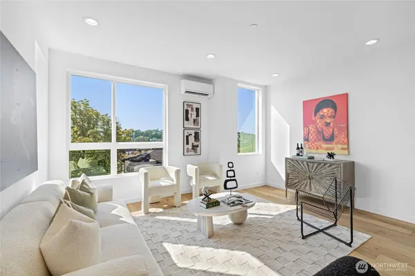 2538 14th AVE W #B, Seattle, WA 98119