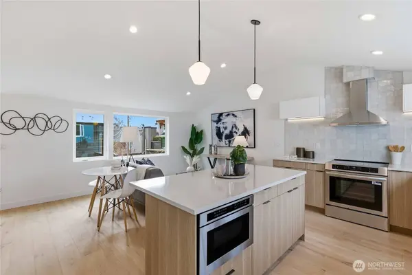 6505 19th AVE NW, Seattle, WA 98117