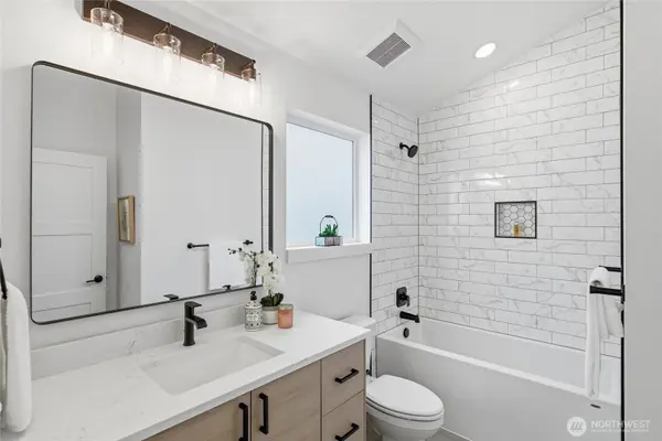 809 S Sullivan ST #B, Seattle, WA 98108