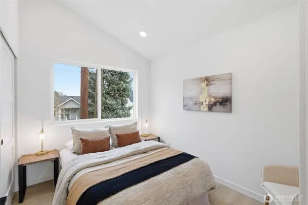 809 S Sullivan ST #B, Seattle, WA 98108