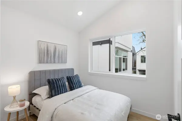 809 S Sullivan ST #B, Seattle, WA 98108