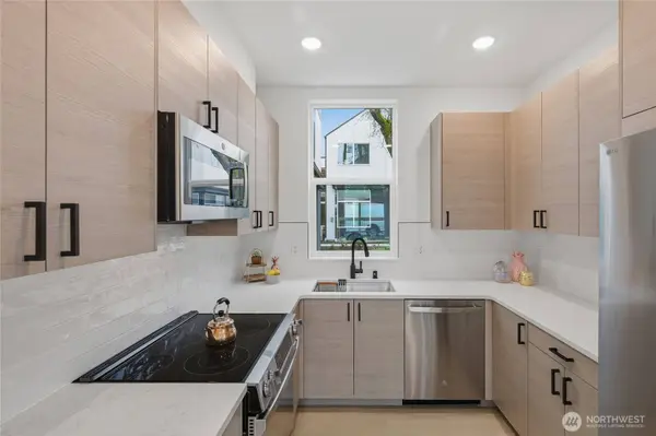 809 S Sullivan ST #B, Seattle, WA 98108