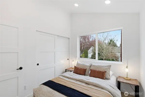 809 S Sullivan ST #B, Seattle, WA 98108