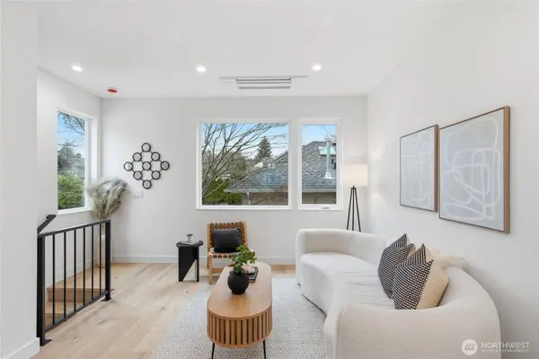 6507 19th AVE NW, Seattle, WA 98117