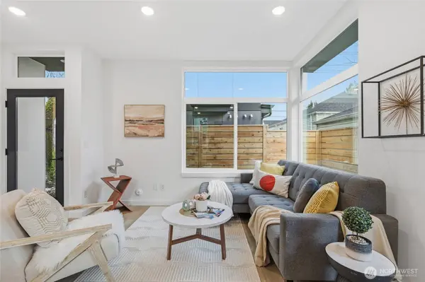 809 S Sullivan ST, Seattle, WA 98108