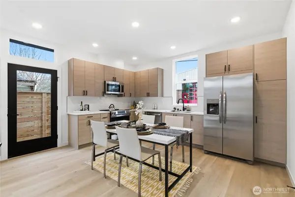 809 S Sullivan ST, Seattle, WA 98108