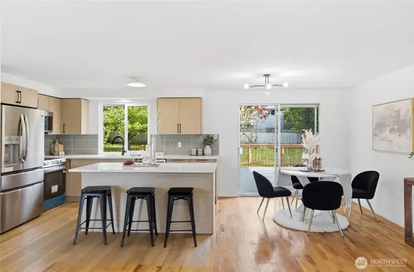 1204 E Laurel ST, Kent, WA 98030