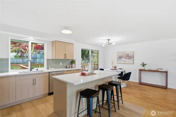 1204 E Laurel ST, Kent, WA 98030