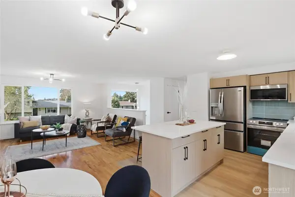 1204 E Laurel ST, Kent, WA 98030