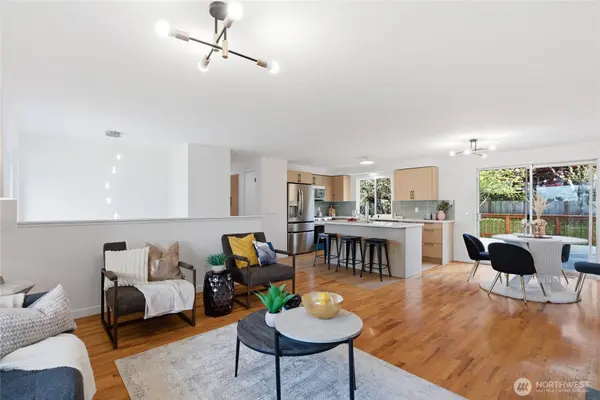 1204 E Laurel ST, Kent, WA 98030