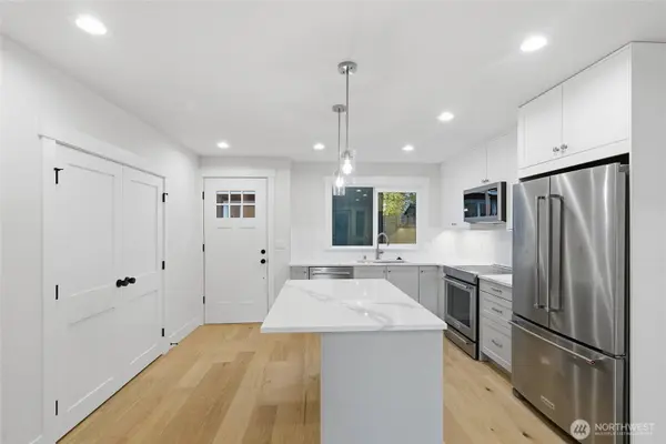 8817 Densmore AVE N, Seattle, WA 98103