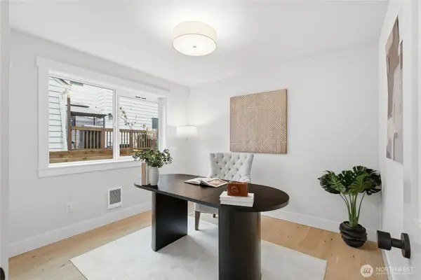 8815 Densmore AVE N, Seattle, WA 98103