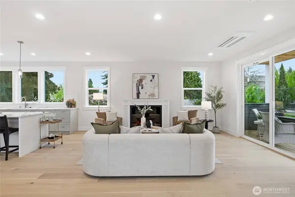 8815 Densmore AVE N, Seattle, WA 98103