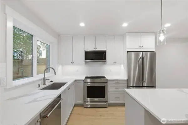 8817 Densmore AVE N, Seattle, WA 98103