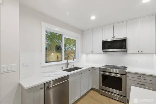 8817 Densmore AVE N, Seattle, WA 98103