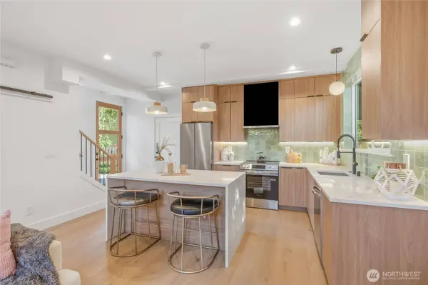 11731 Durland AVE NE, Seattle, WA 98125