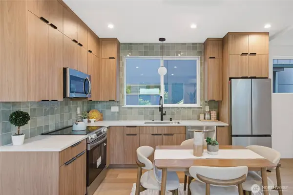 11733 Durland AVE NE #B, Seattle, WA 98125