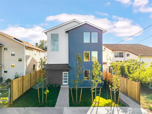 9323 Marcus AVE S, Seattle, WA 98118
