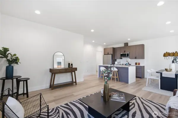 9323 Marcus AVE S, Seattle, WA 98118