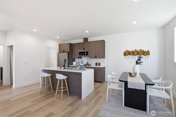 9323 Marcus AVE S, Seattle, WA 98118