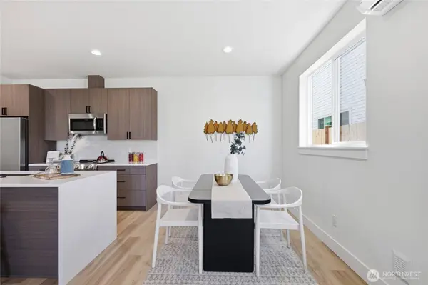 9323 Marcus AVE S, Seattle, WA 98118