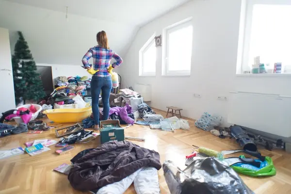 feature image of Keeping your New Year's resolutions...Decluttering Simplified