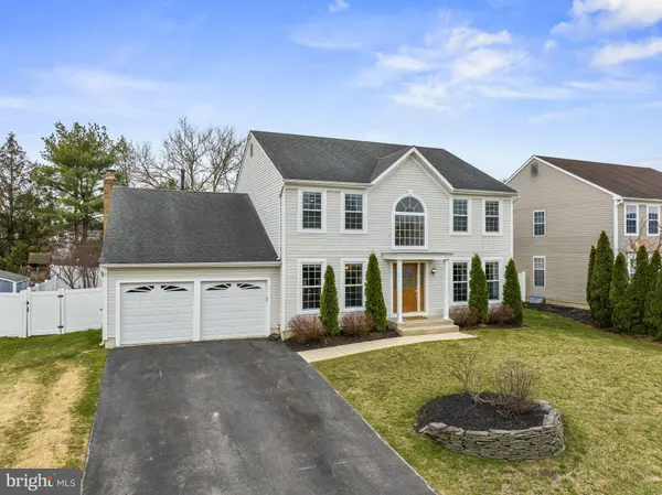 17 CATTELL DR, Sicklerville, NJ 08081