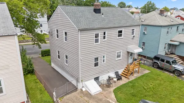 67 6th Ave, Passaic, NJ 07055-2137